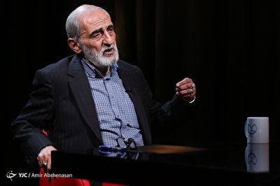 حسین شریعتمداری مدیر مسئول رو