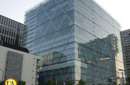 سازمان مهندسی مخابرات توکیو که بعدها به سونی تغییر نام داد با حدود ۲۰ کارمند تشکیل شد