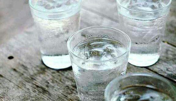 عوارض مرگبار نوشیدن آب یخ در تابستان